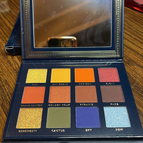 Brand new never used Ace Beaute eyeshadow palette - Picture 3 of 3